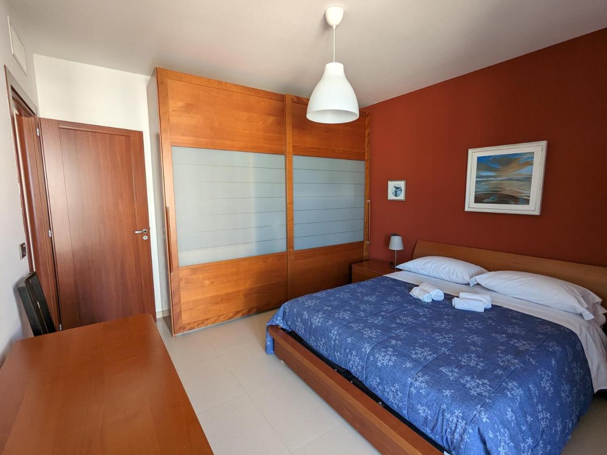 La Casa Dei Due Mari - Large Apartment With Parking Tarent Zewnętrze zdjęcie
